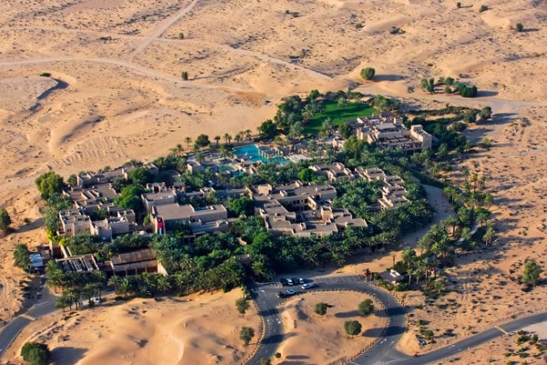 Decouvrez L Hotel Bab Al Shams Au Milieu Du Desert De Dubai Passer La Nuit Dans Le Desert De Dubai Destination Dubai