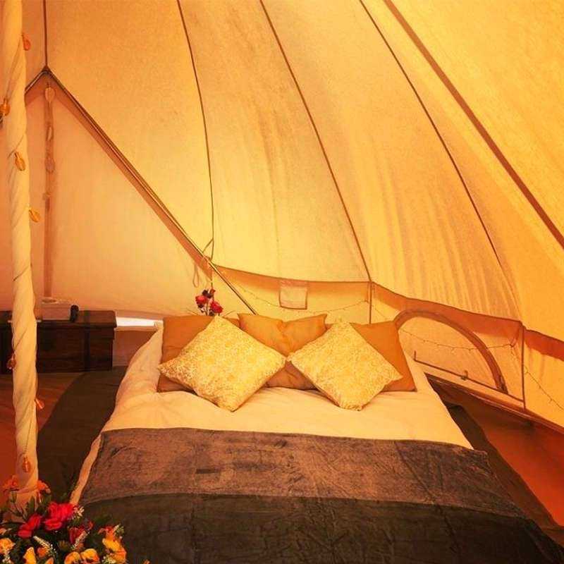 Escapade Romantique Dans le Désert de Dubai Escapade Romantique Dans le Désert de Dubai