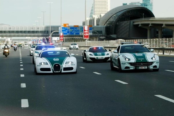 voitures dubai police