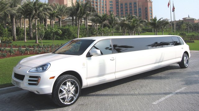 Limousine Porsche Cayenne à Dubai