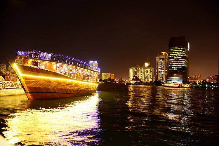 Bien choisir son diner croisière à Dubai