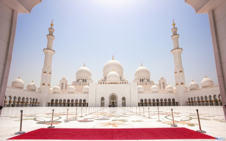 Comment aller de Dubai à Abu Dhabi ?
