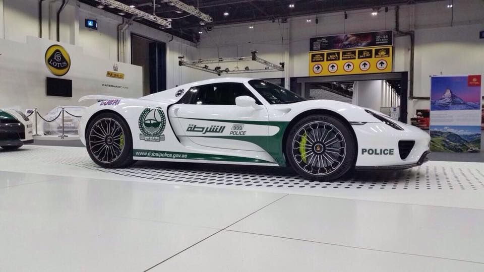 PORSCHE 988 SPYDER DUBAI POLICE