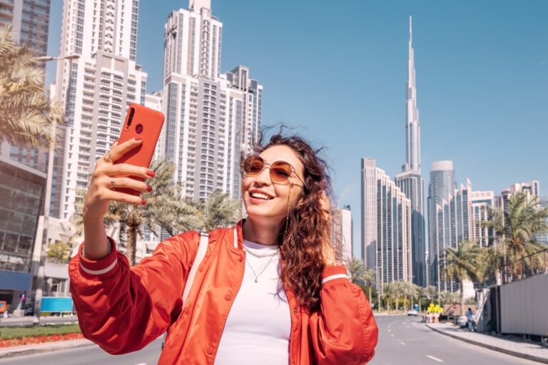 Le Métier d&rsquo;Influenceuse à Dubai : Une Carrière au Coeur du Luxe et de la Créativité