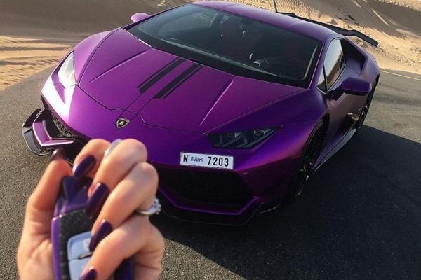 Les femmes peuvent-elles conduire à Dubai ?