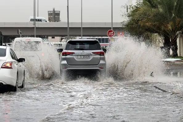 Les inondations et la pluie artificielle à Dubai