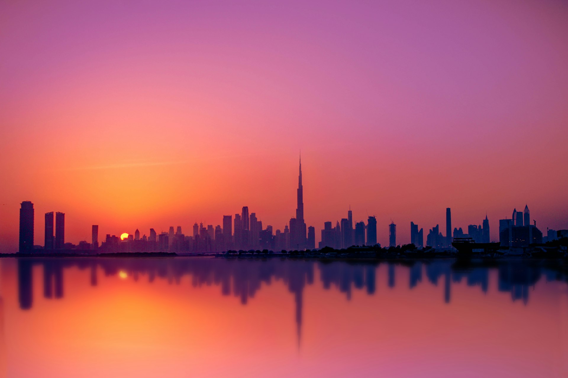 Skyline de Dubai au coucher du soleil